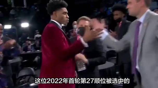 4年6240万！约维奇第一年和第四年薪资1620万 中间两年略微降低
