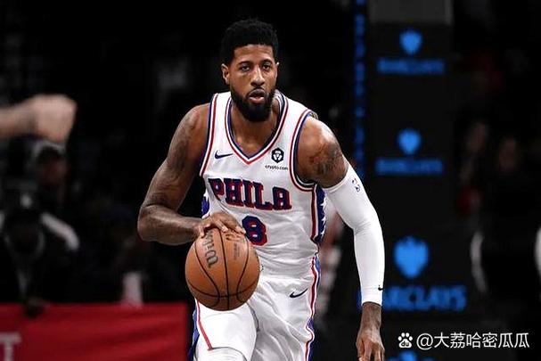 稳定输出!鲍威尔13中6拿到18分4板3助1断1帽