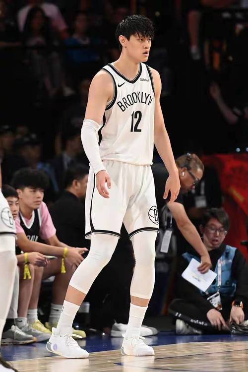 曾凡博:我很幸运能接触到NBA的舞台 无论以后在哪儿都会热爱篮球