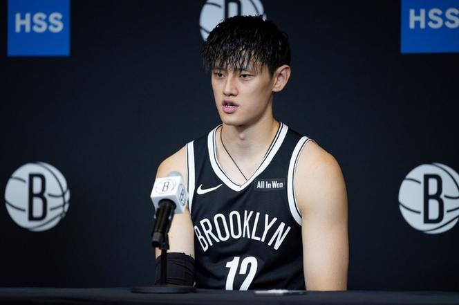 媒体人谈曾凡博被裁:都说NBA是商业联盟 但这个过程让人很不舒服