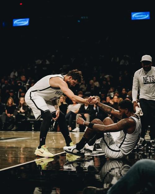 罗伊斯-奥尼尔谈期待：全力以赴打出我们想要的篮球风格