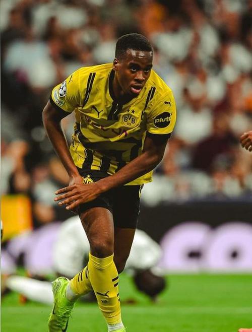 止步零零发！吉滕斯欧冠助攻获MVP，5600万加盟踢9场首次参与进球