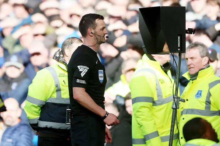 阿森纳客战布拉格斯拉维亚裁判：阿塞拜疆裁判阿格哈耶夫执法