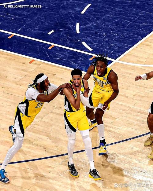 不敌残阵步行者！媒体人：这些年碰到弱的阵容勇士就是太浪