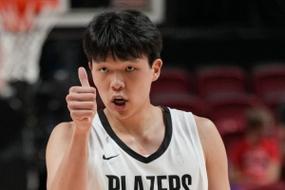 解说:杨瀚森翻译刘禹铖发言水平真的太高了 比他翻译水平更高