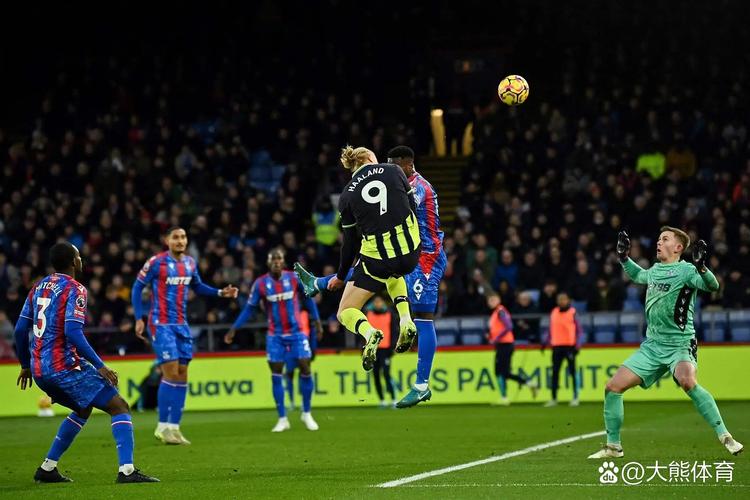 哈兰德三个赛季欧冠开局连续4场比赛破门,继C罗之后第二人