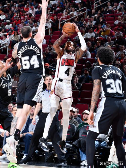 索汉能打!NBA杯马刺战火箭先发:卡斯尔瓦塞尔尚帕尼巴恩斯文班