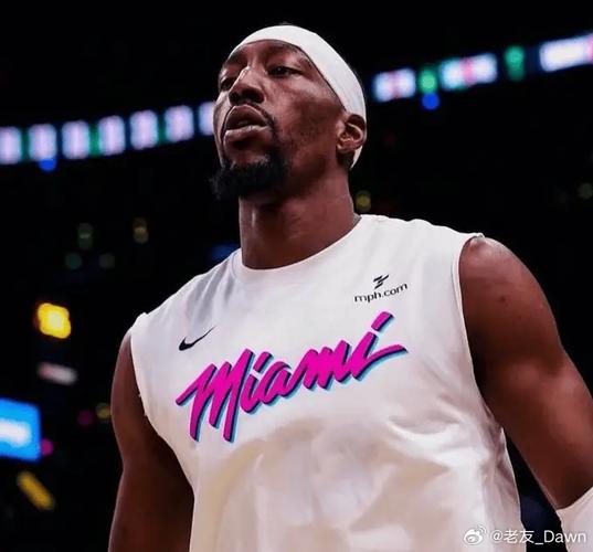 队记:阿德巴约的伤势不严重&不会长期缺阵 目前是每日观察状态