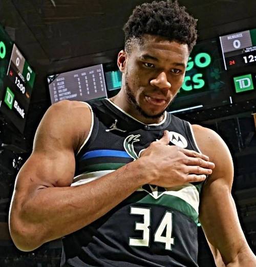 无人能挡!字母哥第三节独得9分8篮板3助攻1盖帽 率队反超比分