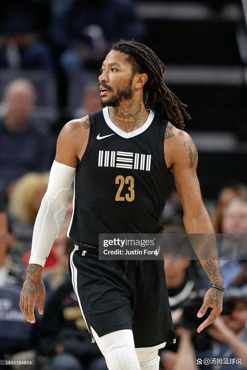 比克斯塔夫:埃奇库姆让我想起了年轻时的德里克·罗斯