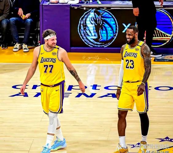 湖人VS黄蜂首发:里夫斯复出先发&东契奇VS塞克斯顿&小桥