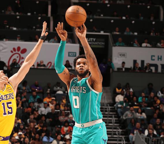 主场迎战湖人！黄蜂官方：迈尔斯·布里奇斯状态升级为可以出战