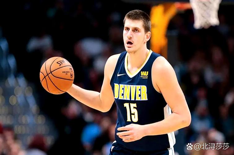 队记:哈里森还有些离谱交易没做成 他认为约基奇和霍勒迪同级别
