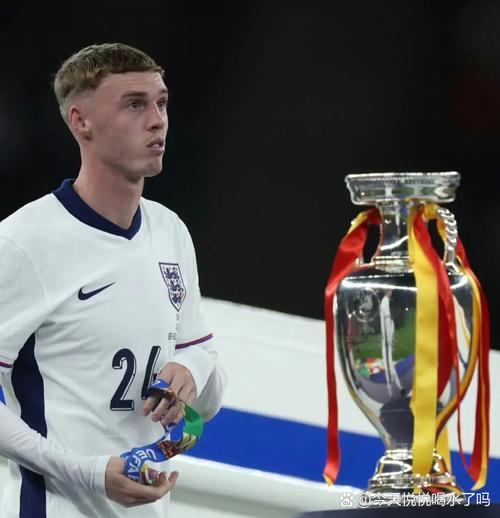 福登时隔两年多再次在英格兰队参与进球,此前18场没有进球或助攻