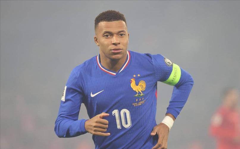 姆巴佩连续6场比赛为法国队破门,是帕潘之后首人