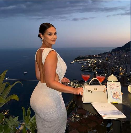 😍哪一个最好看？乔治妻子过生日 晒出与多位球员太太的合照