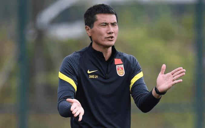 对谈彭伟国:足协选邵佳一挺大胆,上一任资历老有什么用?