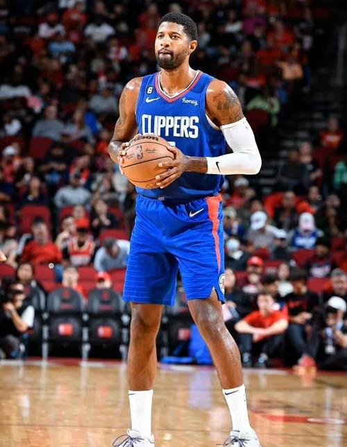 终于要复出了!Shams:乔治将在今天对阵快船时复出 迎来赛季首秀