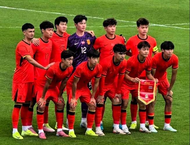 刘队！刘浩帆舍身封堵拉伤胯部，U22国足最后时刻被迫9人应战