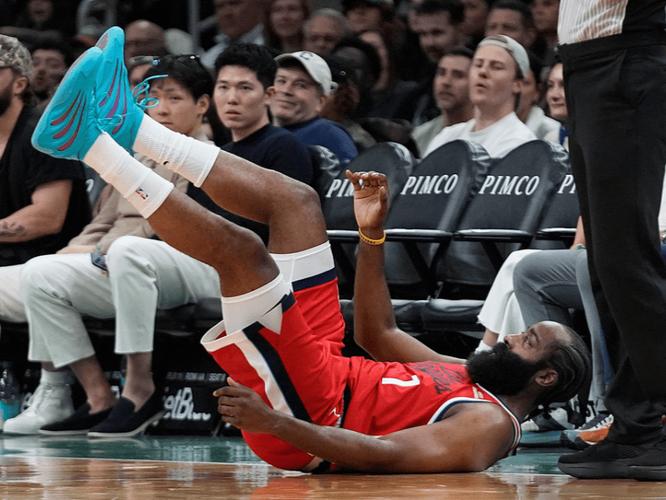 解说：快船赛季至今天崩地裂 小卡比尔琼斯伤了 哈登看着让人难受