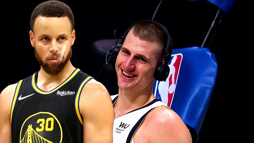 制造险情！武切维奇犯规送球权 约基奇绝平三分不中