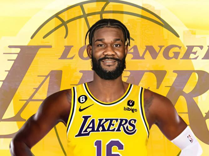 艾顿：此前连续客场赛后詹姆斯都会发消息鼓励我们 你不得不爱他