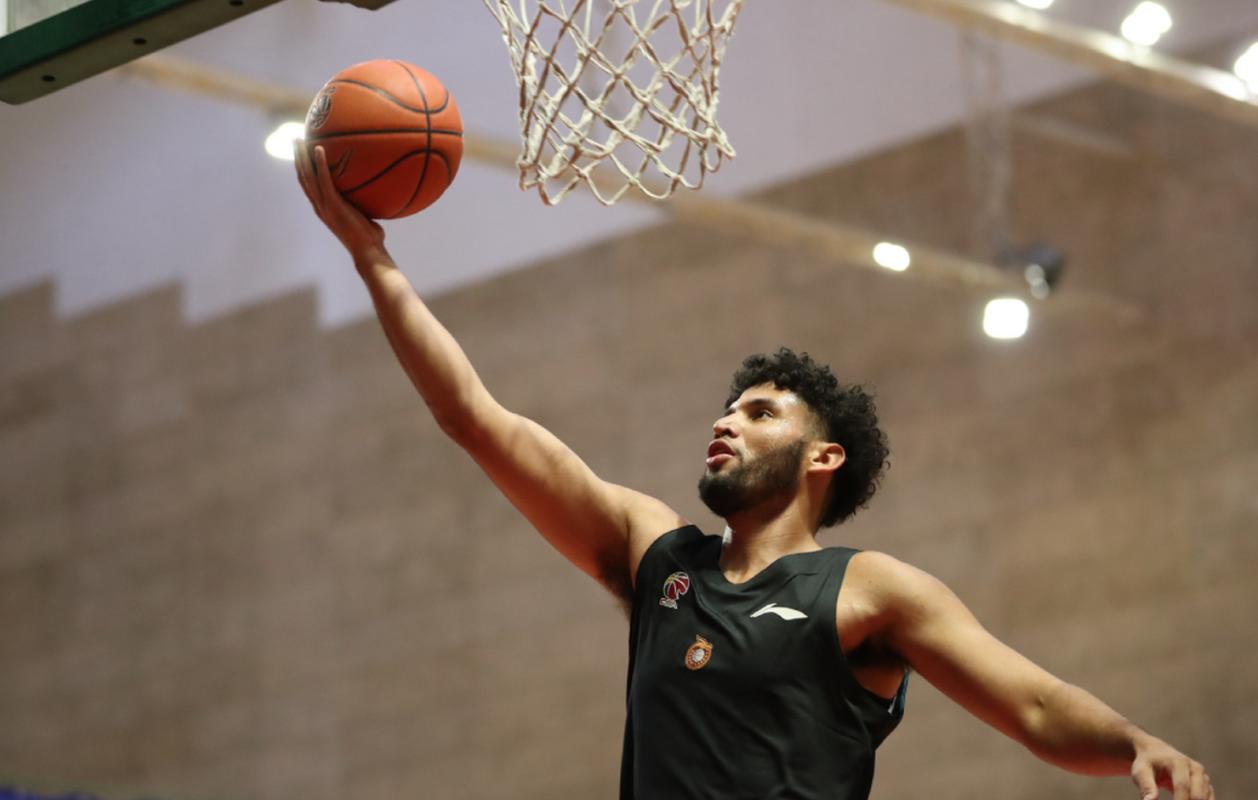 菲律宾队归化走程序 目标是前山西外援博特赖特+2米11内线迪乌夫