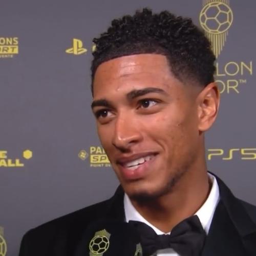 力挺!莱因克尔社媒转发贝林厄姆比赛集锦:他非常出色并拼尽全力