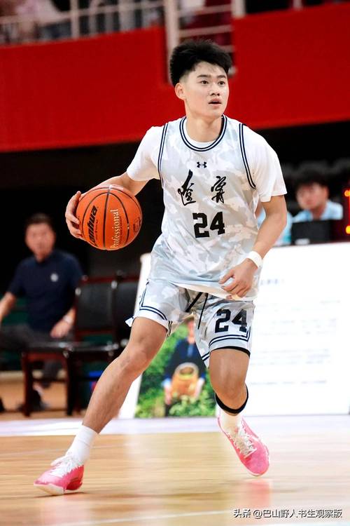 广东全运男篮U22组别夺冠！被替换下场的于米提在替补席激动落泪