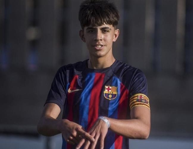 每体：博阿滕在巴萨训练基地训练，未来几天借用俱乐部设施