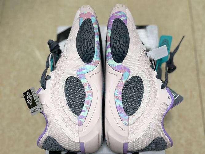 市售配色没几个 杜克PE已经来了!布泽尔上脚杜克LeBron 23 PE