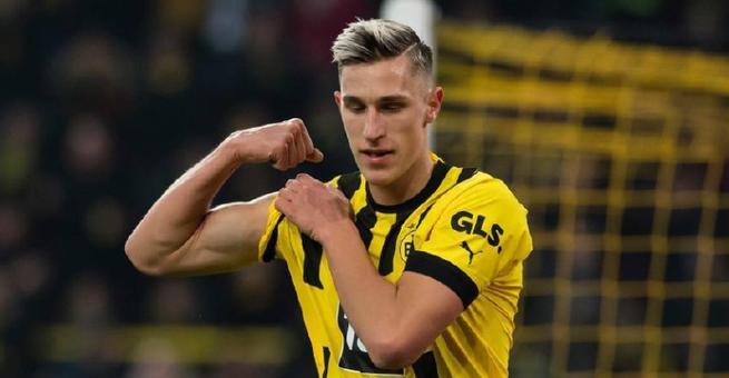 胡梅尔斯：施洛特贝克是世界级中卫，是否与多特续约需做慎重选择