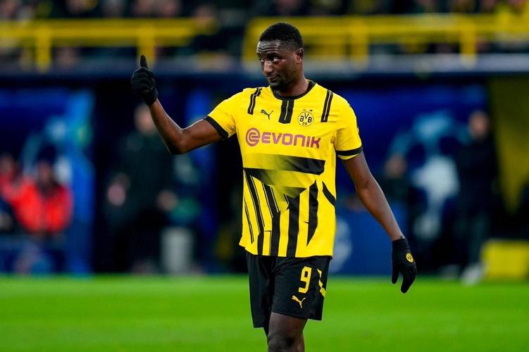 梅开二度！欧冠官方：吉拉西当选多特4-0比利亚雷亚尔全场最佳