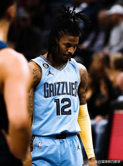 7210km飞行！灰熊众将出征客场：JJJ似贵妇 莫兰特领衔连帽衫军团