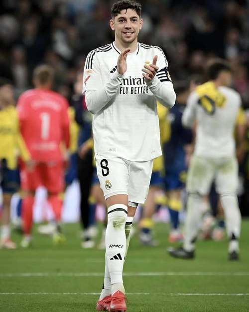 西媒：巴尔韦德本赛季表现远非最佳，他的中场存在感几乎无关紧要