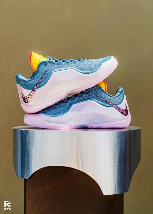 詹姆斯23代“Heatles”配色本月12日正式发售 致敬热火三巨头!