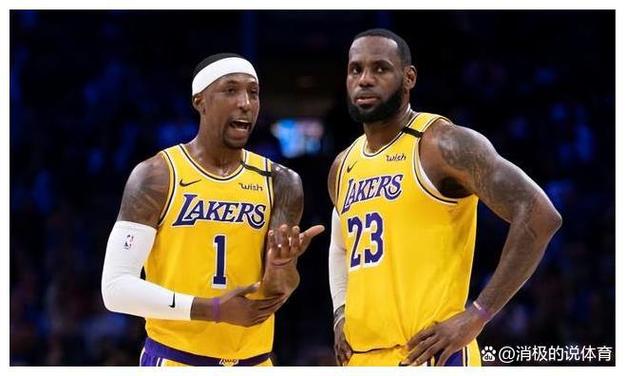 解说：侠湖之战好像詹姆斯的前任大聚会 紫金军团有点不可阻挡了