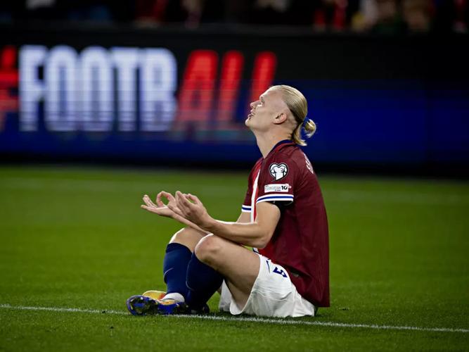 哈兰德本场1射1正+1关键传球 3解围2犯规+12对抗4成功 仅获6.3分