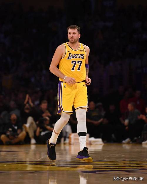 双星闪耀!东契奇&里夫斯同场时湖人净效率12.9 都不在场时-11.3