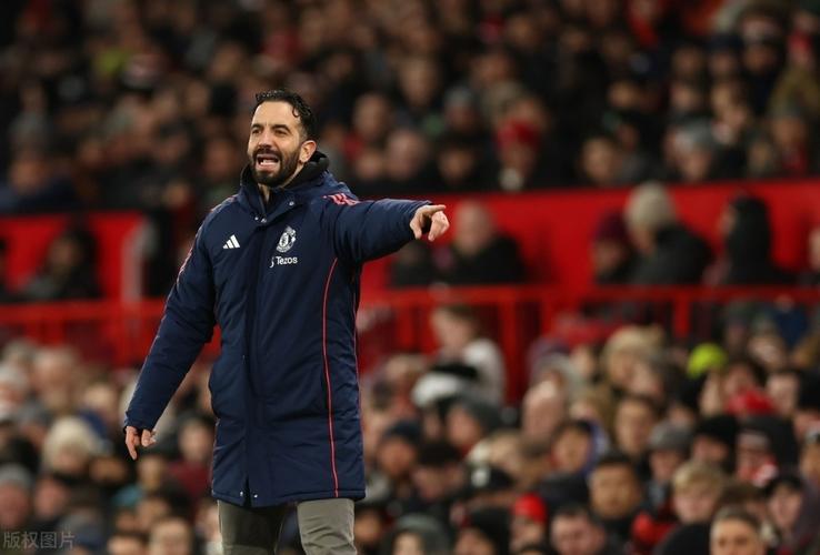 阿莫林:曼联坚持打法提高强度就能击败任何对手 B费的脚伤是硬伤